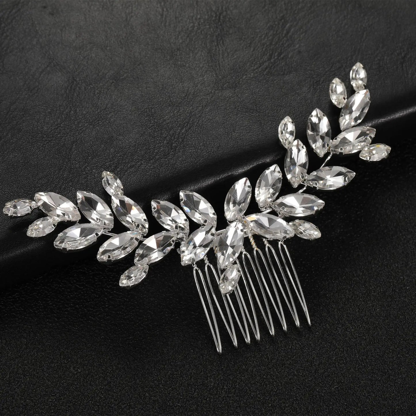 Einfacher Haarkamm mit Strass
