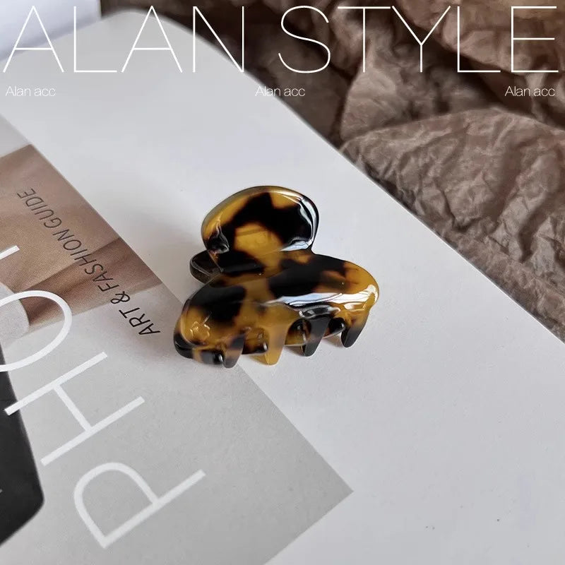 Herzförmige Mini-Acetatklammer