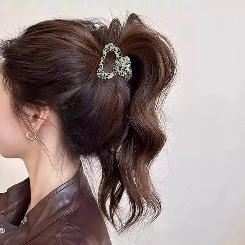 Ovale Haarkralle, elegant