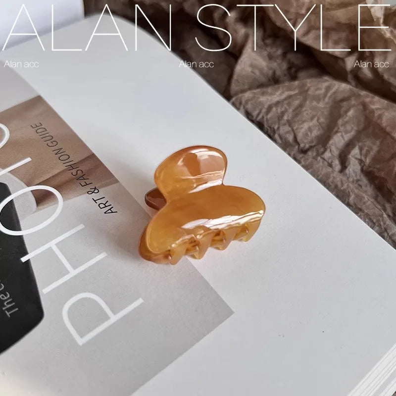 Herzförmige Mini-Acetatklammer