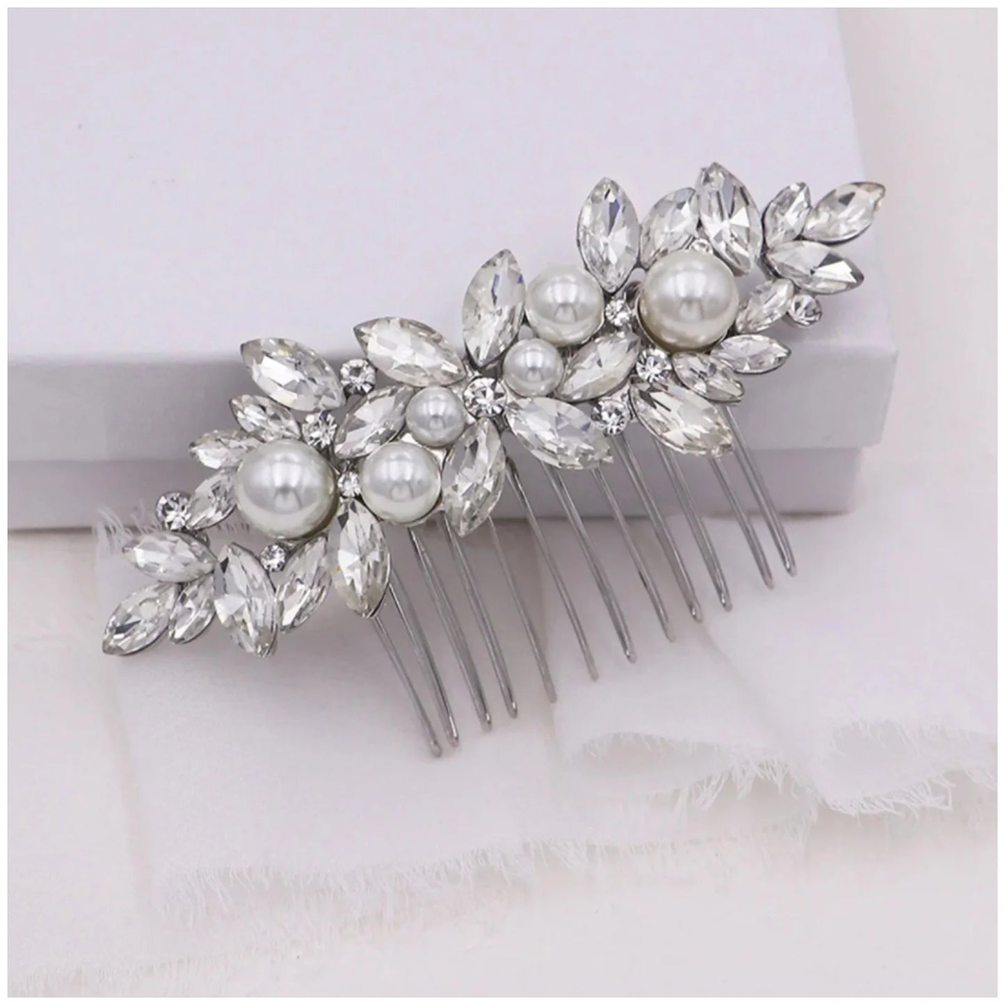 Einfacher Haarkamm mit Strass