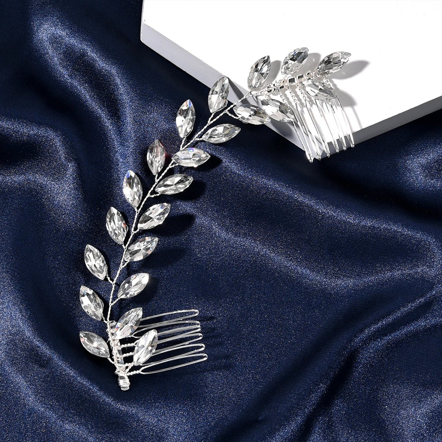 Einfacher Haarkamm mit Strass