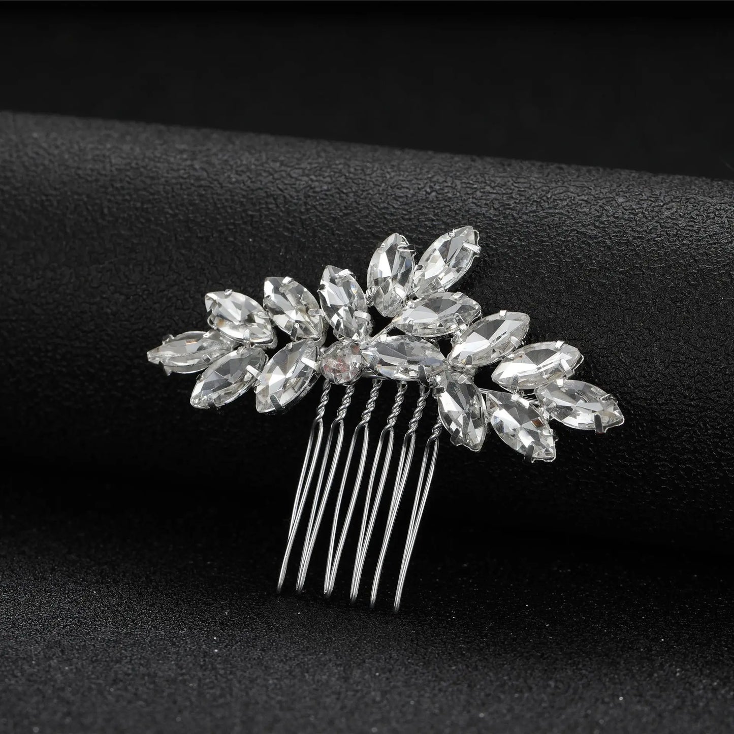 Einfacher Haarkamm mit Strass